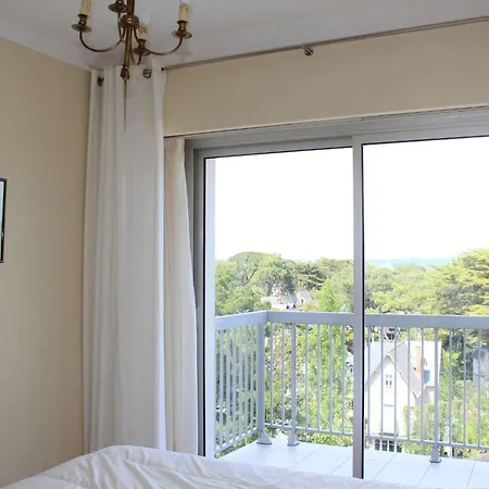 Traversant T2 - Face Et A Proximite Des Commerces - - Lb440-032 Apartment