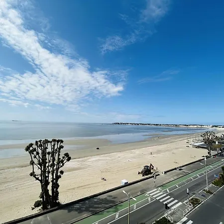 Apartment Traversant T2 - Face Et A Proximite Des Commerces - - Lb440-032 *